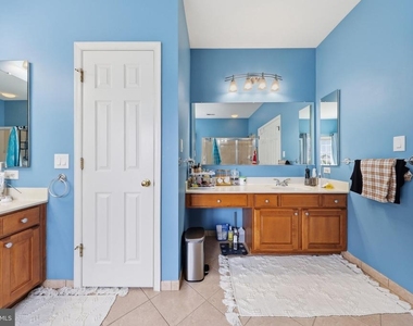 3852 Glasgow Way - Photo Thumbnail 23