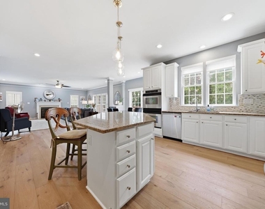 3852 Glasgow Way - Photo Thumbnail 11