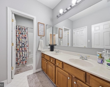 3852 Glasgow Way - Photo Thumbnail 29