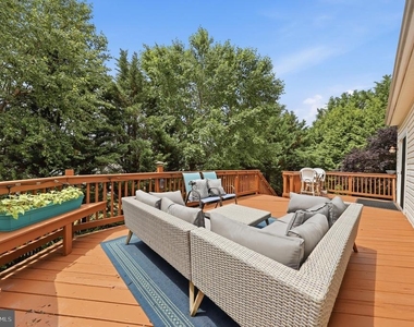 3852 Glasgow Way - Photo Thumbnail 41