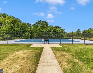 3852 Glasgow Way - Photo Thumbnail 54