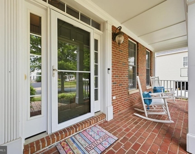 3852 Glasgow Way - Photo Thumbnail 1