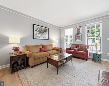 3852 Glasgow Way - Photo Thumbnail 4