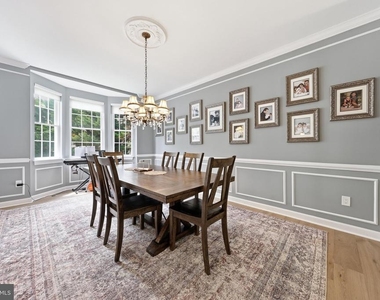 3852 Glasgow Way - Photo Thumbnail 6