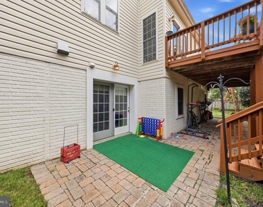 3852 Glasgow Way - Photo Thumbnail 43