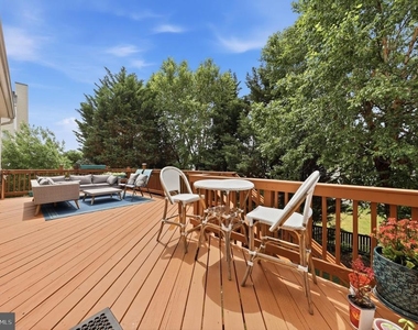 3852 Glasgow Way - Photo Thumbnail 40