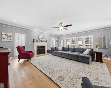 3852 Glasgow Way - Photo Thumbnail 15