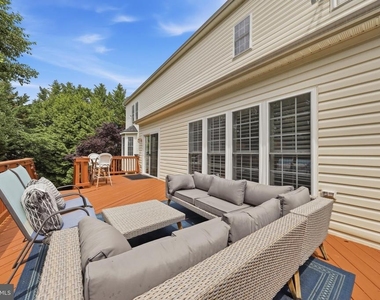 3852 Glasgow Way - Photo Thumbnail 42