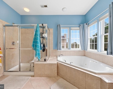 3852 Glasgow Way - Photo Thumbnail 24
