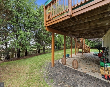 3852 Glasgow Way - Photo Thumbnail 44