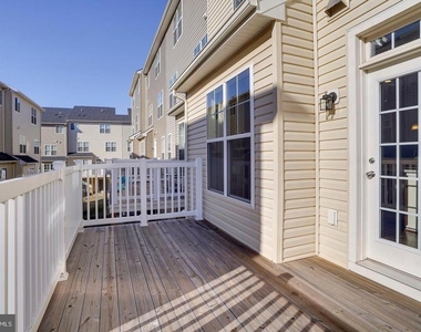 6163 Margarita Way - Photo Thumbnail 13