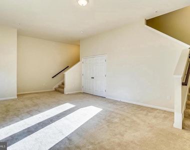 6163 Margarita Way - Photo Thumbnail 14