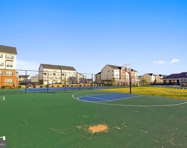 6163 Margarita Way - Photo Thumbnail 6