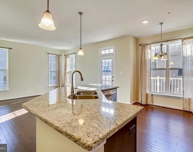 6163 Margarita Way - Photo Thumbnail 10
