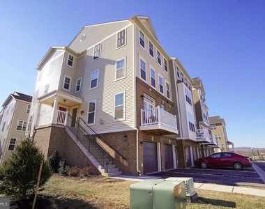 6163 Margarita Way - Photo Thumbnail 9