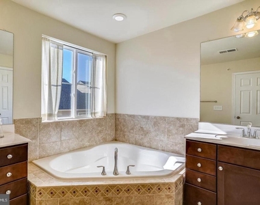 6163 Margarita Way - Photo Thumbnail 19
