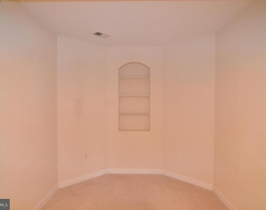 600 Edelen Station Place - Photo Thumbnail 2