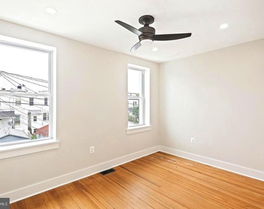 1327 W 42nd Street - Photo Thumbnail 23