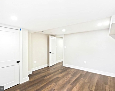 1327 W 42nd Street - Photo Thumbnail 17