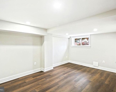 1327 W 42nd Street - Photo Thumbnail 16