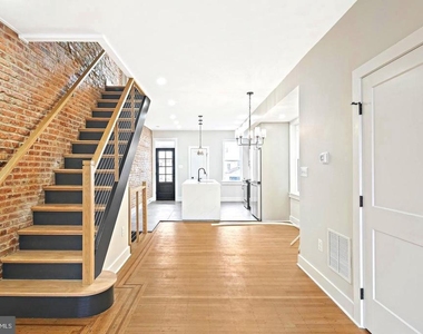 1327 W 42nd Street - Photo Thumbnail 8