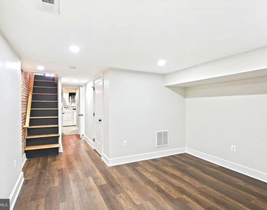 1327 W 42nd Street - Photo Thumbnail 15