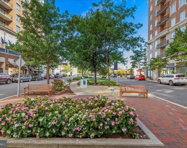 1915 Towne Centre Boulevard - Photo Thumbnail 21