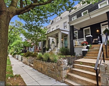 939 15th Street Se - Photo Thumbnail 1