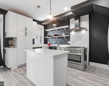 939 15th Street Se - Photo Thumbnail 6