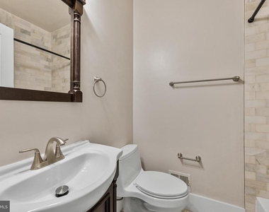 1100 Holbrook Terrace Ne - Photo Thumbnail 14