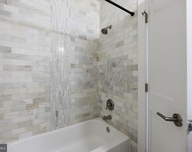 1100 Holbrook Terrace Ne - Photo Thumbnail 15