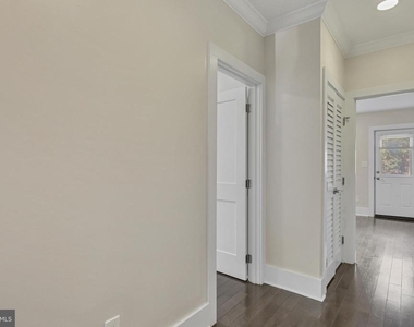 1100 Holbrook Terrace Ne - Photo Thumbnail 16