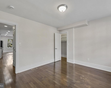 1100 Holbrook Terrace Ne - Photo Thumbnail 11