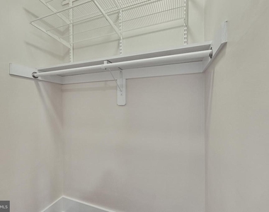 1100 Holbrook Terrace Ne - Photo Thumbnail 18