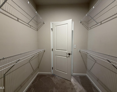 946 Channing Park Circle - Photo Thumbnail 18