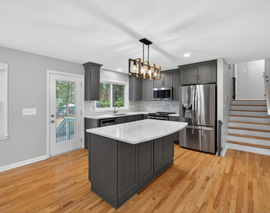 1112 Stonehedge Avenue - Photo Thumbnail 3