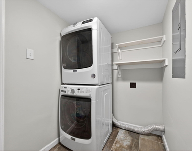 1112 Stonehedge Avenue - Photo Thumbnail 32