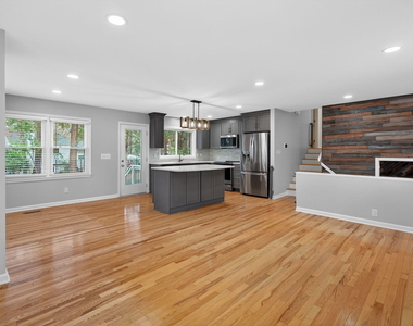 1112 Stonehedge Avenue - Photo Thumbnail 9