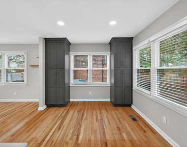 1112 Stonehedge Avenue - Photo Thumbnail 11