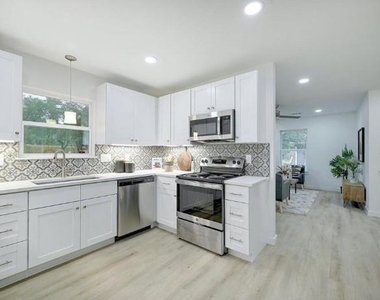 11403 Leander St - Photo Thumbnail 9