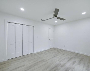 11403 Leander St - Photo Thumbnail 16