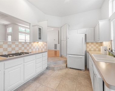 1621 Maggie Mayes St - Photo Thumbnail 13