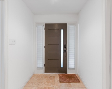 1621 Maggie Mayes St - Photo Thumbnail 2