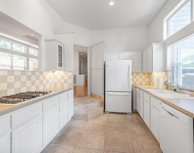 1621 Maggie Mayes St - Photo Thumbnail 15