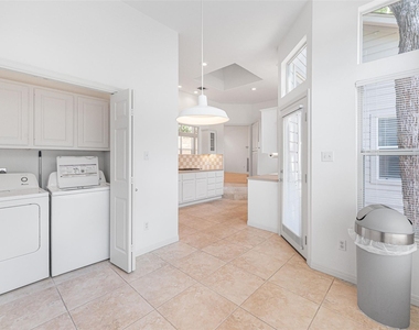 1621 Maggie Mayes St - Photo Thumbnail 16