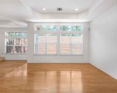 1621 Maggie Mayes St - Photo Thumbnail 9