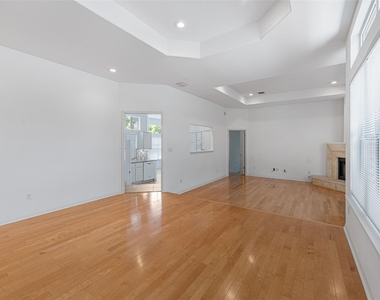 1621 Maggie Mayes St - Photo Thumbnail 8