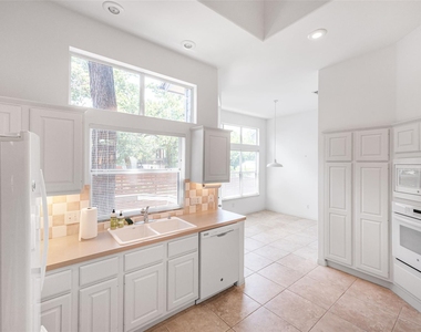1621 Maggie Mayes St - Photo Thumbnail 14