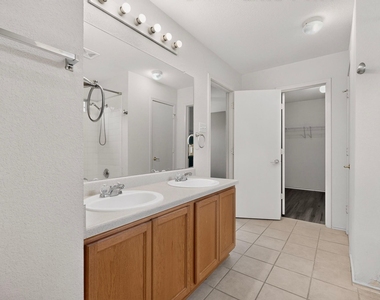 13528 Briarcreek Loop - Photo Thumbnail 19