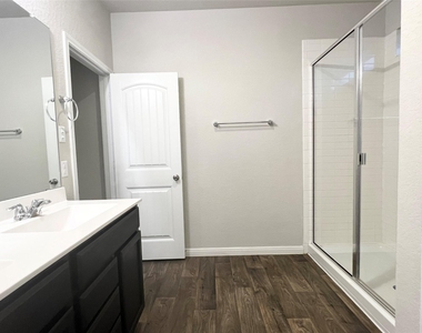 105 Naset Dr - Photo Thumbnail 26
